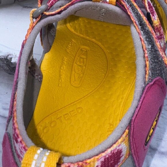 Keen Seacamp CNX Girls Size 4 Pink Yellow Sunburst Water Sandals - Picture 14 of 15